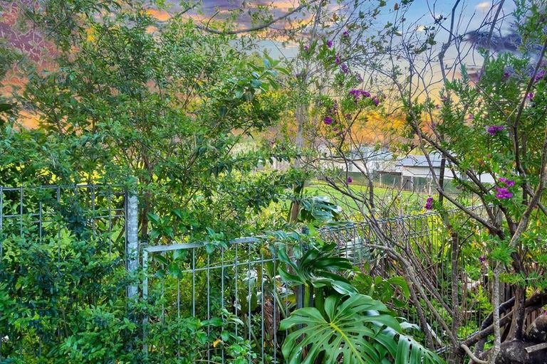 Photo of property in 2/7 Putney Place, Ranui, Auckland, 0612