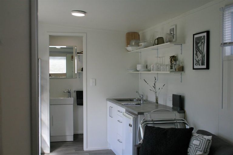 Photo of property in 5 Holgate Avenue, Herald Island, Auckland, 0618