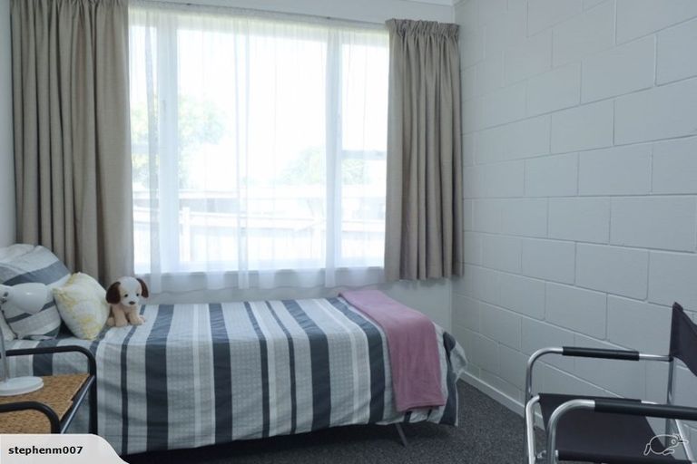 Photo of property in 1/134 Edmonton Road, Te Atatu South, Auckland, 0610