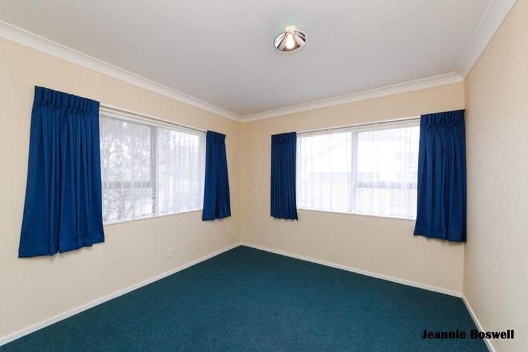 Photo of property in 19 Clearview Drive, Milson, Palmerston North, 4414