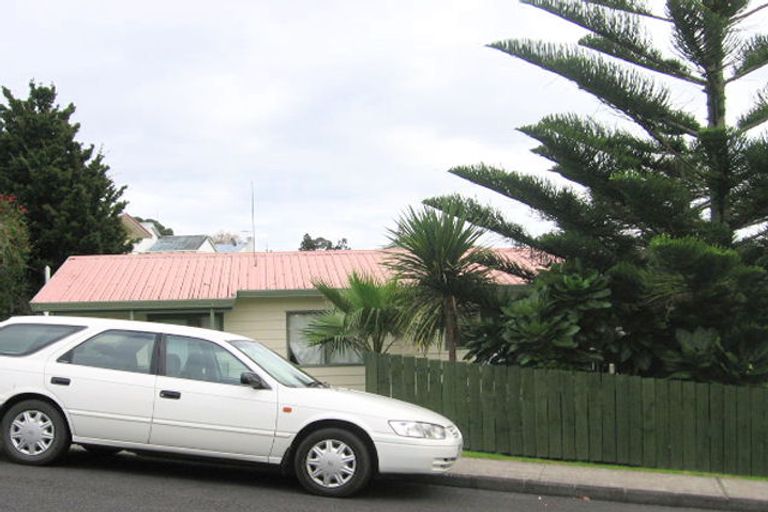 Photo of property in 1a Hewlett Road, Massey, Auckland, 0614