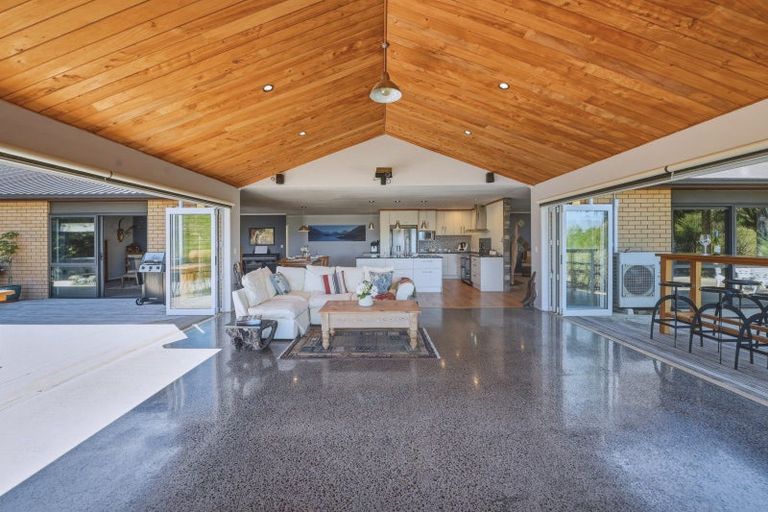 Photo of property in 34 Hepina Heights, Kinloch, Taupo, 3377