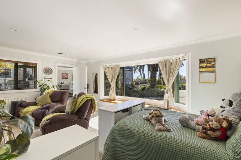 Photo of property in 128 Wairau Road, Oakura, 4314