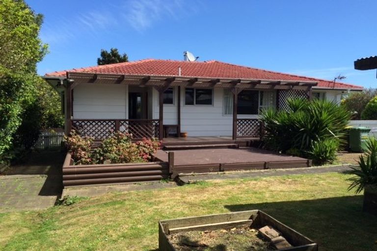 Photo of property in 12 Damian Way, Weymouth, Auckland, 2103