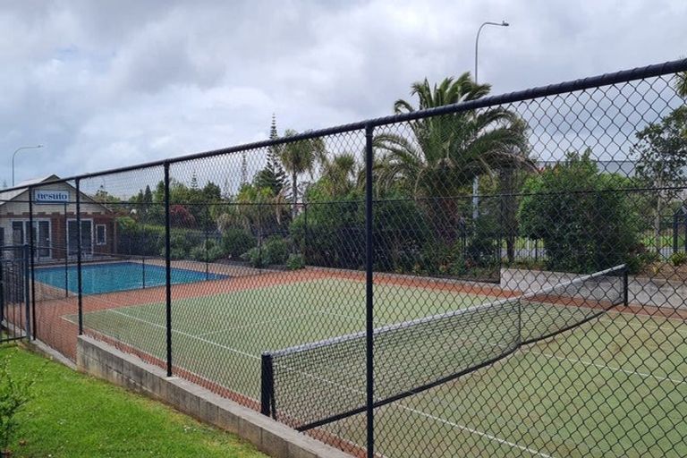 Photo of property in 15 Opito Way, East Tamaki, Auckland, 2013