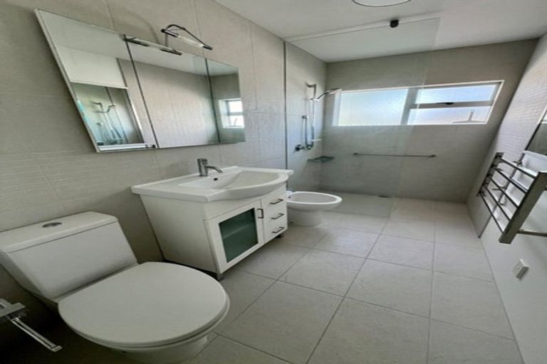 Photo of property in 9/118 Vauxhall Road, Narrow Neck, Auckland, 0624