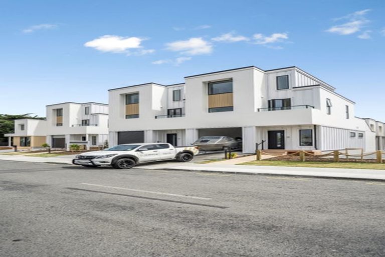 Photo of property in 3/10 Pascoe Avenue, Paremata, Porirua, 5026