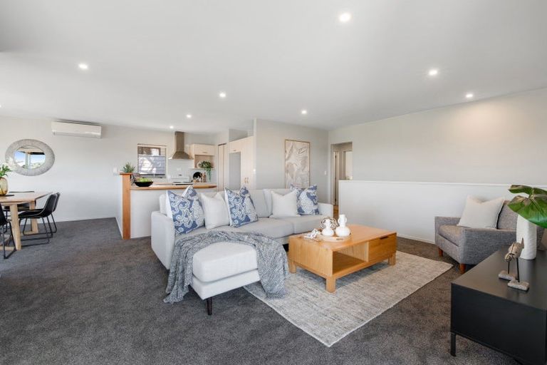 Photo of property in 11 William Bayes Place, Red Beach, 0932