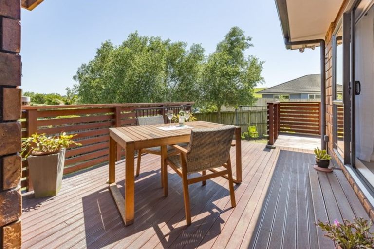 Photo of property in 9 Northvale Place, Pukekohe, 2120