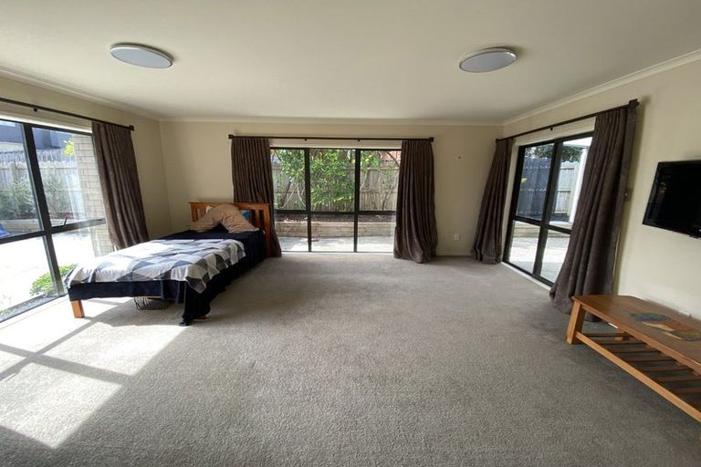 Photo of property in 28 Seamount Drive, Red Beach, 0932