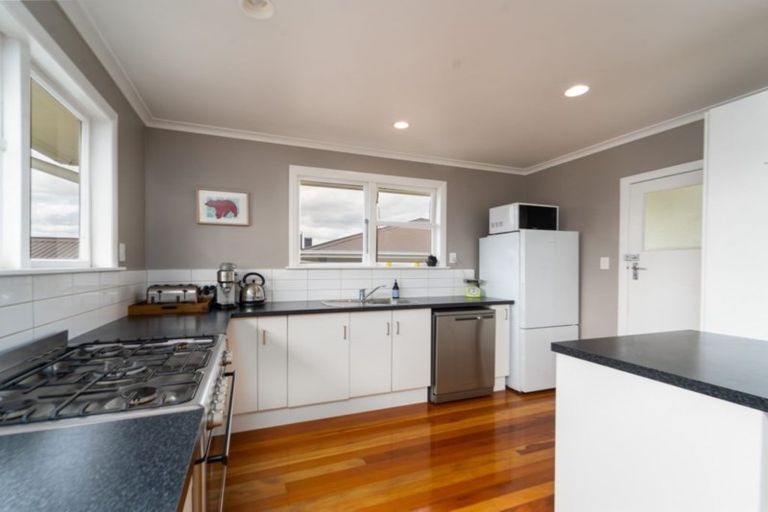 Photo of property in 6 Puriri Crescent, Lansdowne, Masterton, 5810