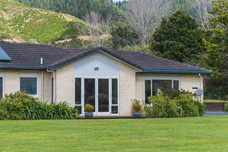 Photo of property in 20 Maui Pomare Road, Nikau Valley, Paraparaumu, 5032