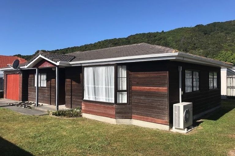 Photo of property in 195b Whites Line East, Waiwhetu, Lower Hutt, 5010