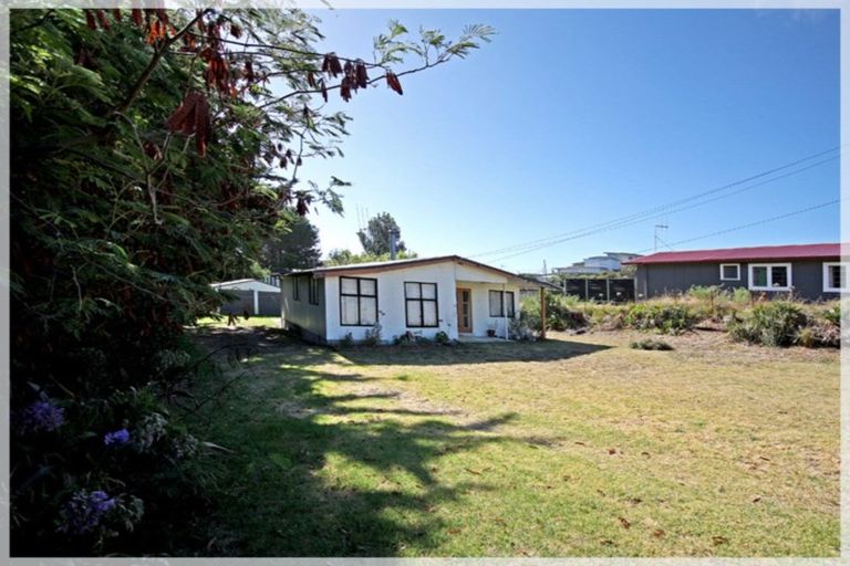 Photo of property in 6 Dustin Street, Foxton Beach, Foxton, 4815