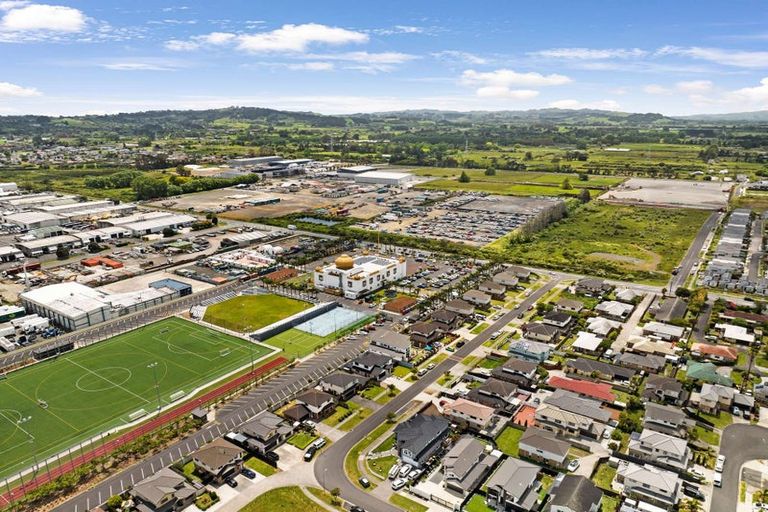 Photo of property in 13 Hansen Place, Takanini, 2112