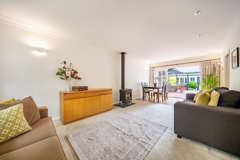 Photo of property in 88 Pinehaven Road, Pinehaven, Upper Hutt, 5019