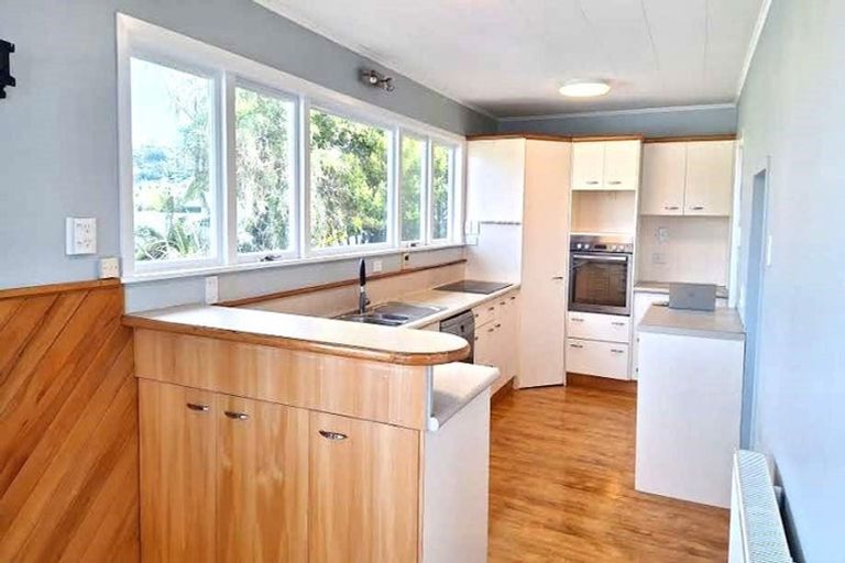 Photo of property in 93b Normandale Road, Normandale, Lower Hutt, 5010