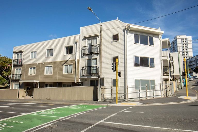 Photo of property in 1/363 Willis Street, Mount Cook, Wellington, 6011