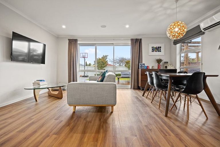 Photo of property in 20 Rue De La Mare, Parklands, Christchurch, 8083