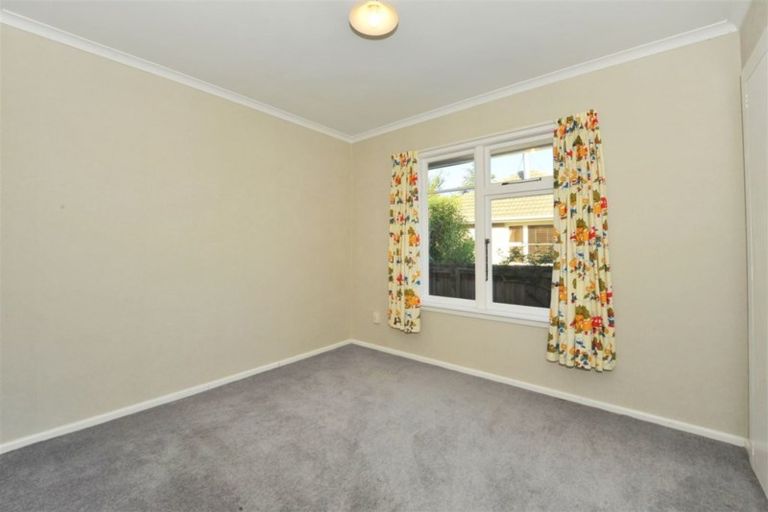 Photo of property in 6 Kinnaird Place, Hillmorton, Christchurch, 8025