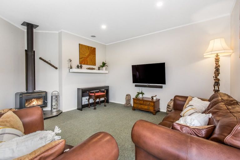 Photo of property in 15a Mahoe Street, Tawa, Wellington, 5028