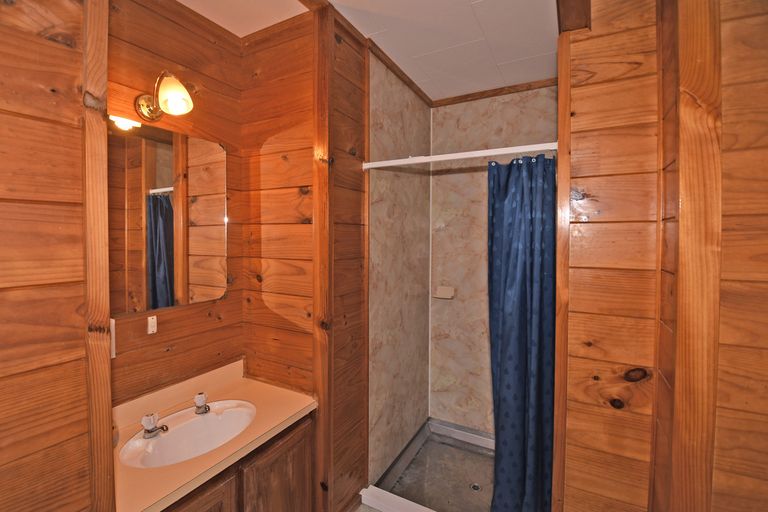 Photo of property in 103 Leigh Road, Leigh, 0985