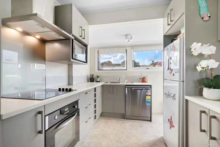 Photo of property in 2/1a Becroft Drive, Forrest Hill, Auckland, 0620