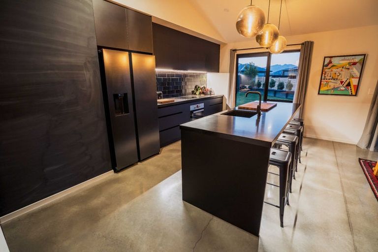 Photo of property in 5 Tahi Street, Albert Town, Wanaka, 9305