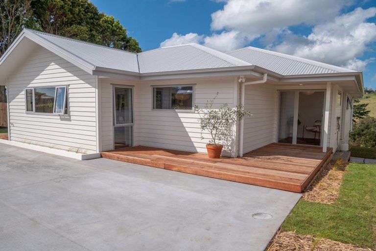 Photo of property in 1 Lori Lane, Coopers Beach, 0420