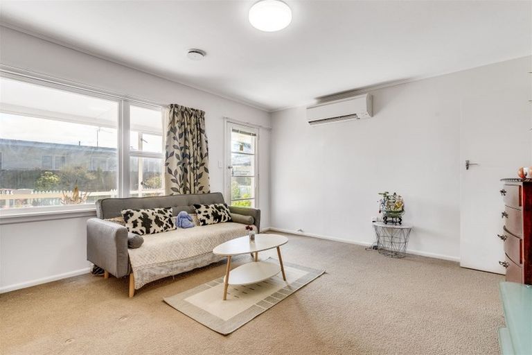 Photo of property in 3/9a Curletts Road, Sockburn, Christchurch, 8042