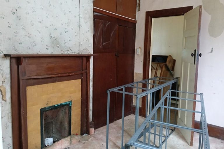 Photo of property in 28 Highbury Road, Highbury, Wellington, 6012