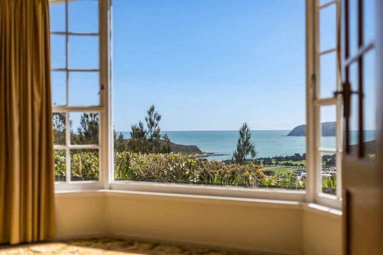 Photo of property in 45 Kahu Road, Paremata, Porirua, 5024