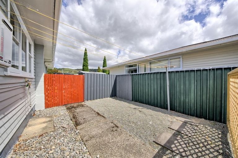 Photo of property in 1/18 Benge Crescent, Clouston Park, Upper Hutt, 5018