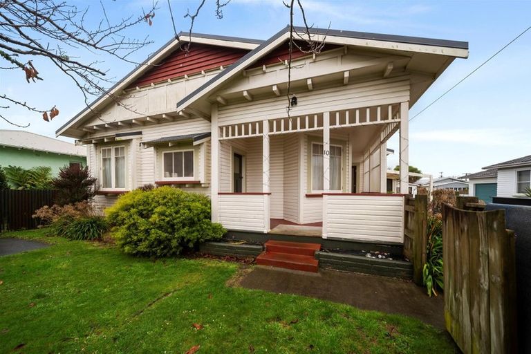 Photo of property in 10 Morrissey Street, Hawera, 4610