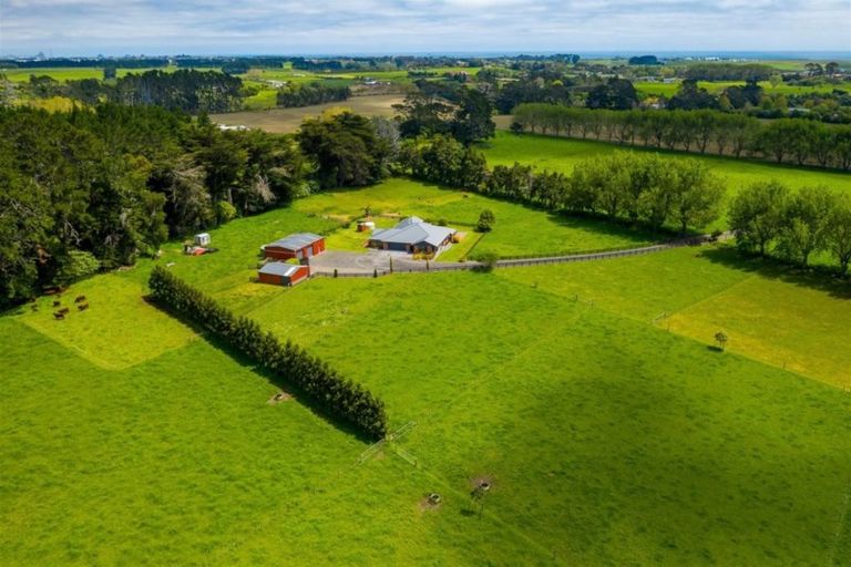 Photo of property in 225a Kairau Road, Brixton, New Plymouth, 4373