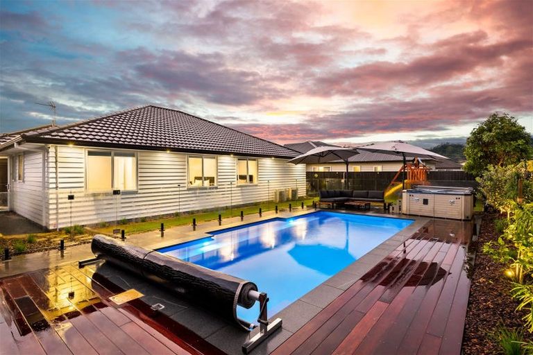 Photo of property in 5 Aporo Drive, Kumeu, 0810