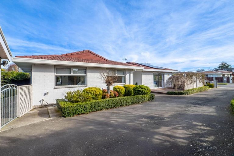 Photo of property in 3 Cam Place, Harewood, Christchurch, 8051