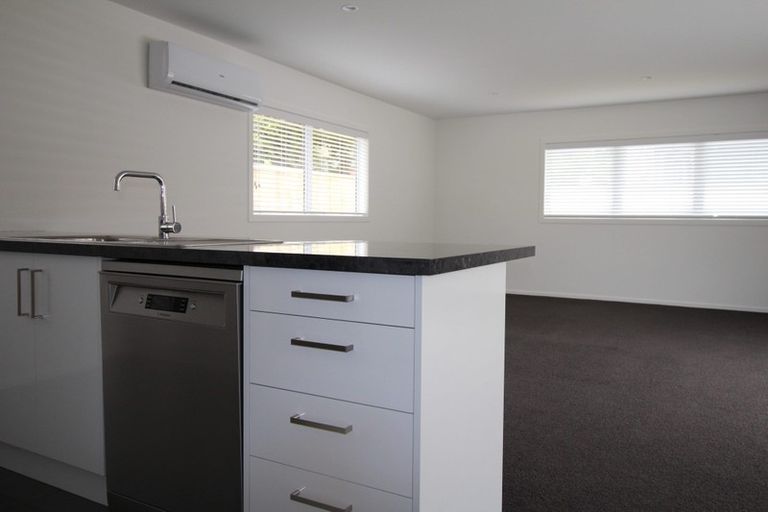 Photo of property in 13 Sutherland Crescent, Westbrook, Palmerston North, 4412