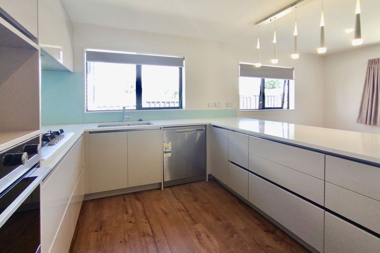 Photo of property in 3a Crystal Avenue, Glendene, Auckland, 0602