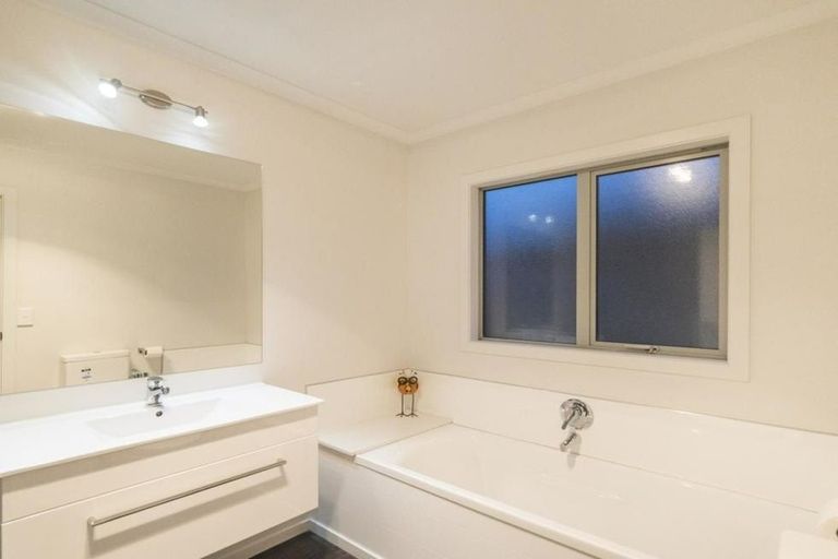 Photo of property in 6 Cardiff Street, Highbury, Palmerston North, 4412