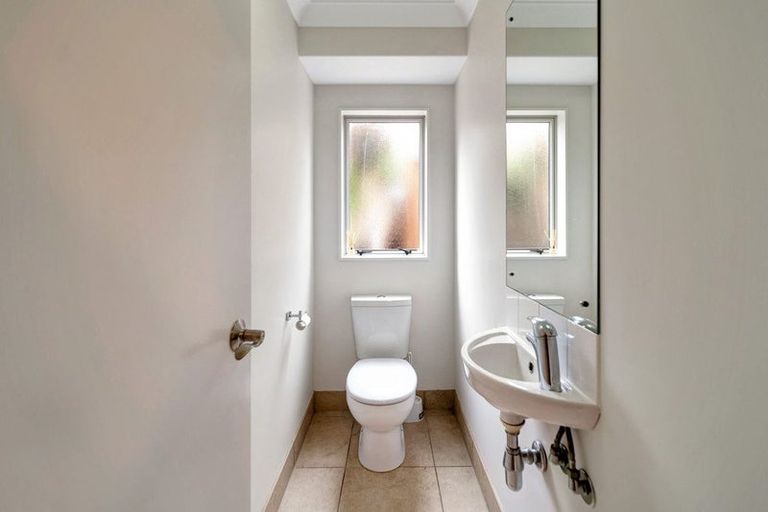 Photo of property in 23 Laurel Oak Drive, Schnapper Rock, Auckland, 0632