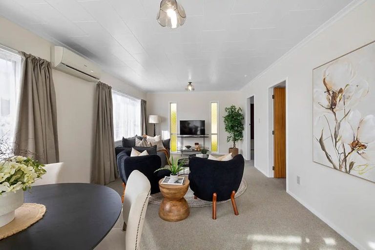 Photo of property in 1 Naumai Place, Spotswood, New Plymouth, 4310