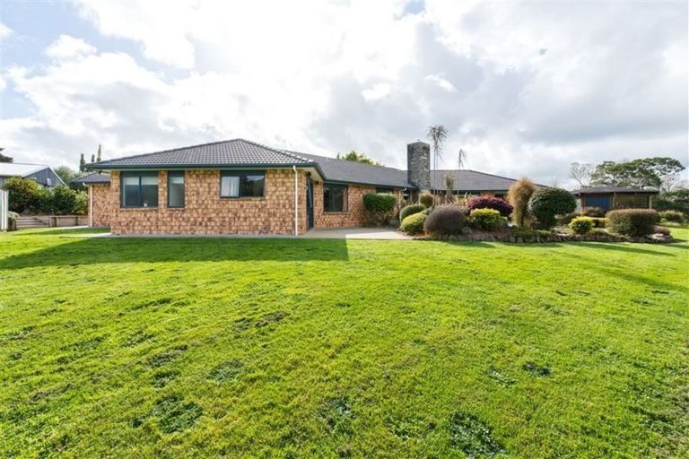 Photo of property in 131 Foster Road, Kumeu, 0891