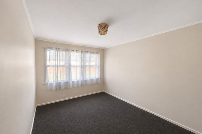 Photo of property in 613 Massey Road, Mangere, Auckland, 2022