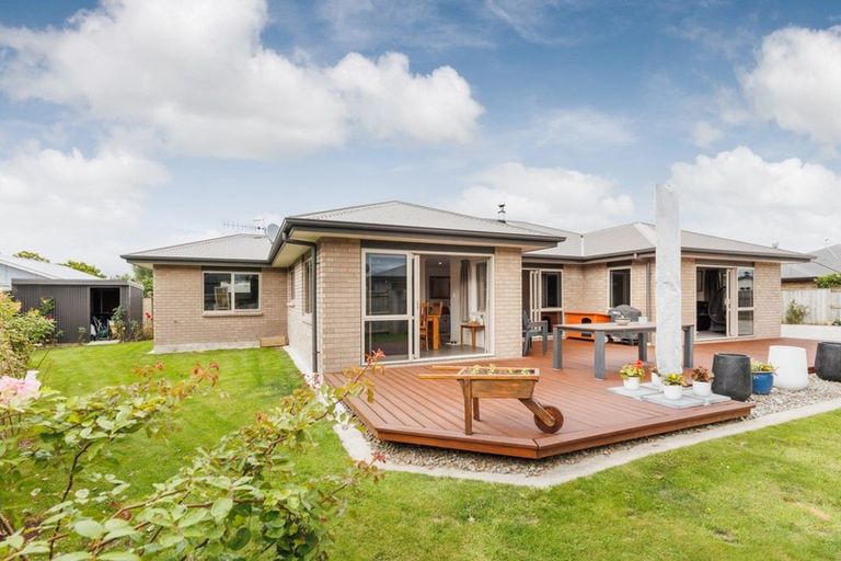 Photo of property in 27 Oak Crescent, Ashhurst, 4810