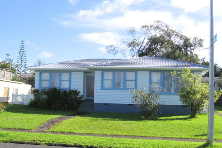 Photo of property in 23 Borrowdace Avenue, Botany Downs, Auckland, 2010