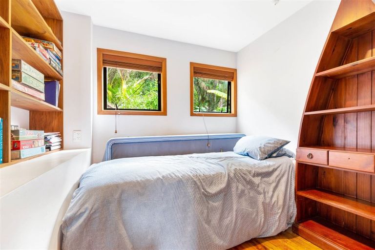 Photo of property in 44 Paturoa Road, Titirangi, Auckland, 0604