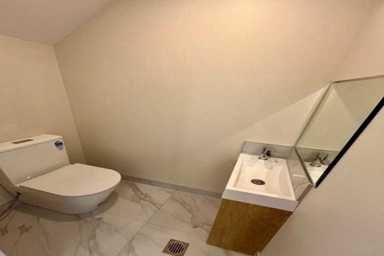 Photo of property in 25 Don Oliver Lane, Glen Eden, 0602