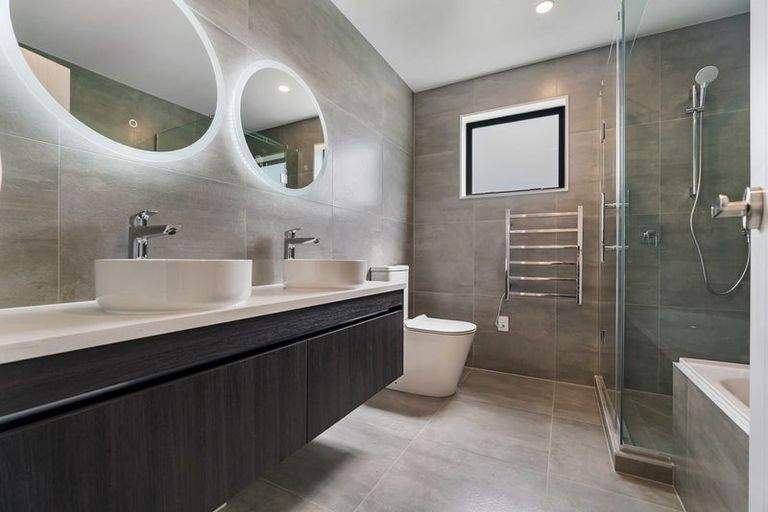 Photo of property in 57b Chequers Avenue, Glenfield, Auckland, 0629