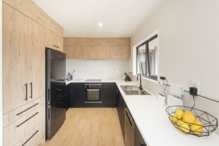 Photo of property in 80 John F Kennedy Drive, Milson, Palmerston North, 4414